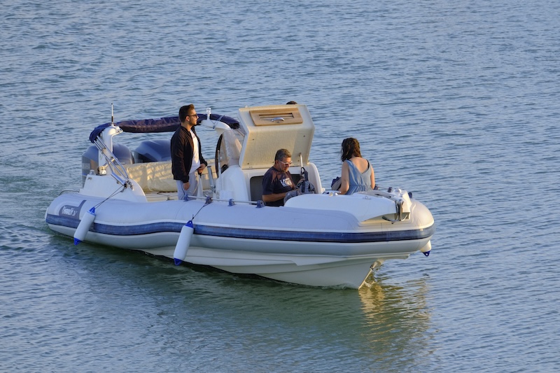 Motorbåt på havet